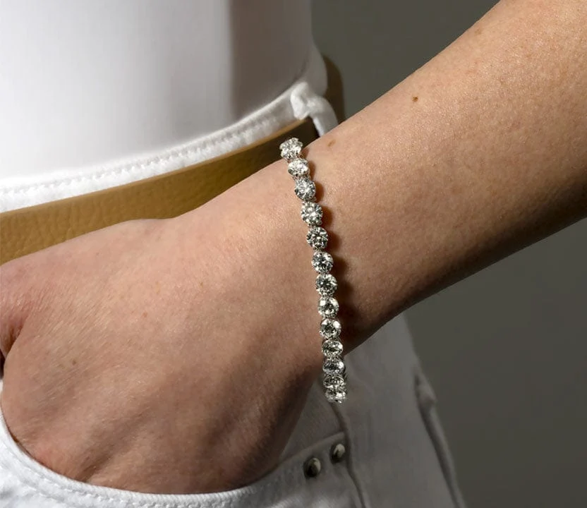 18K White Gold Shared Prong